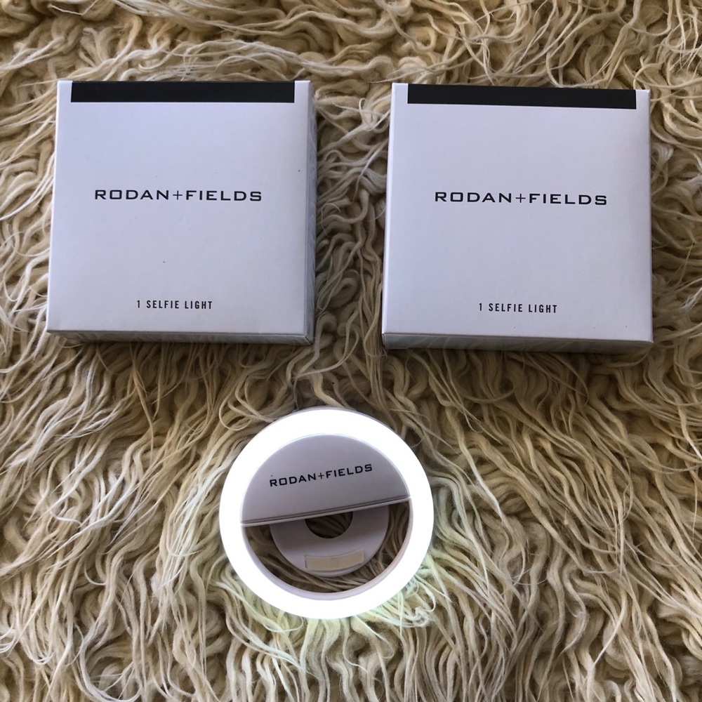 Rodan + Fields Selfie Light